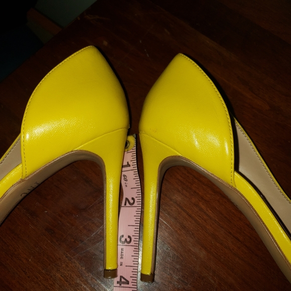Yellow pump - Picture 7 of 9